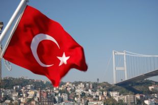 Правительство Турции решило продлить режим чрезвычайного положения