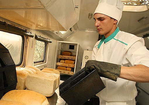 Военные пекари ЗВО обзавелись мобильным хлебозаводом